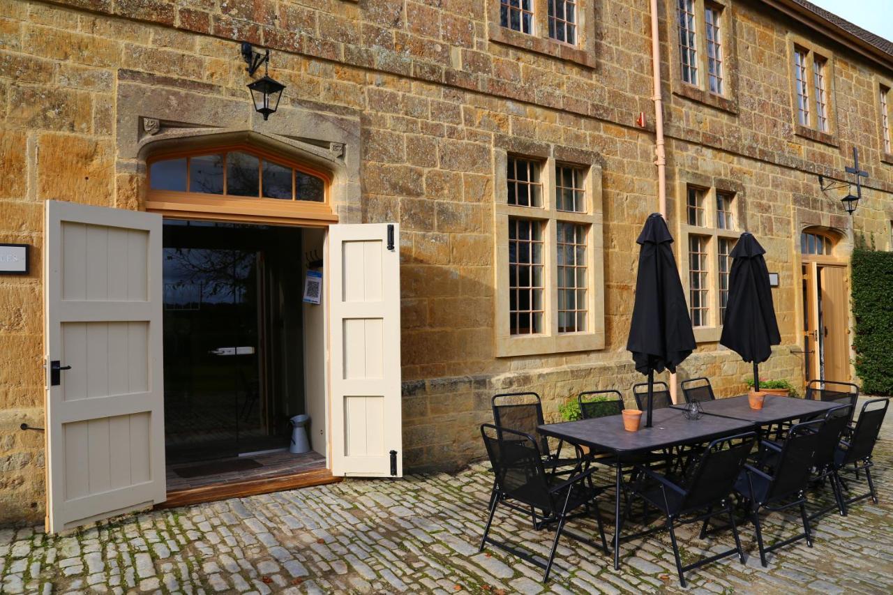 North Cadbury Court Coach Houses Экстерьер фото