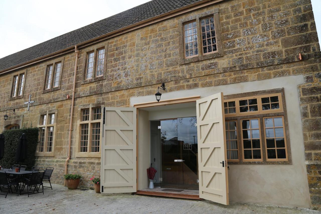North Cadbury Court Coach Houses Экстерьер фото