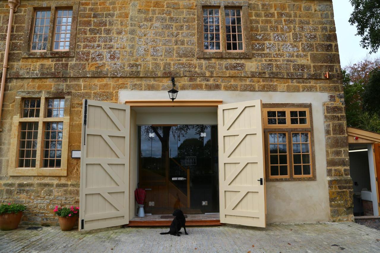 North Cadbury Court Coach Houses Экстерьер фото